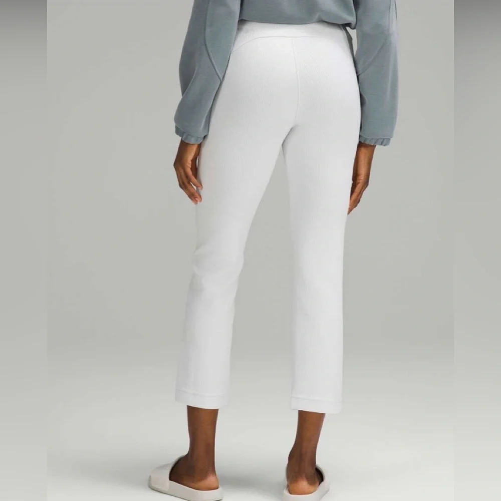 Lululemon Ribbed Softstreme Zip-leg HR Crop 25”